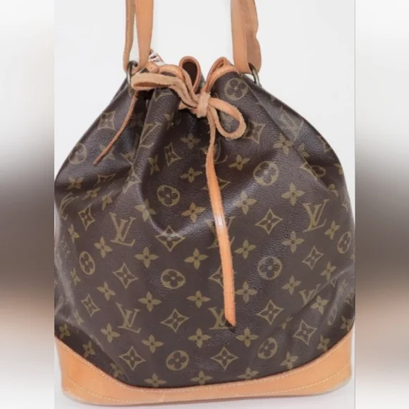 (AUTHENTICATED)Louis Vuitton Shoulder Bag - Picture 1 of 10
